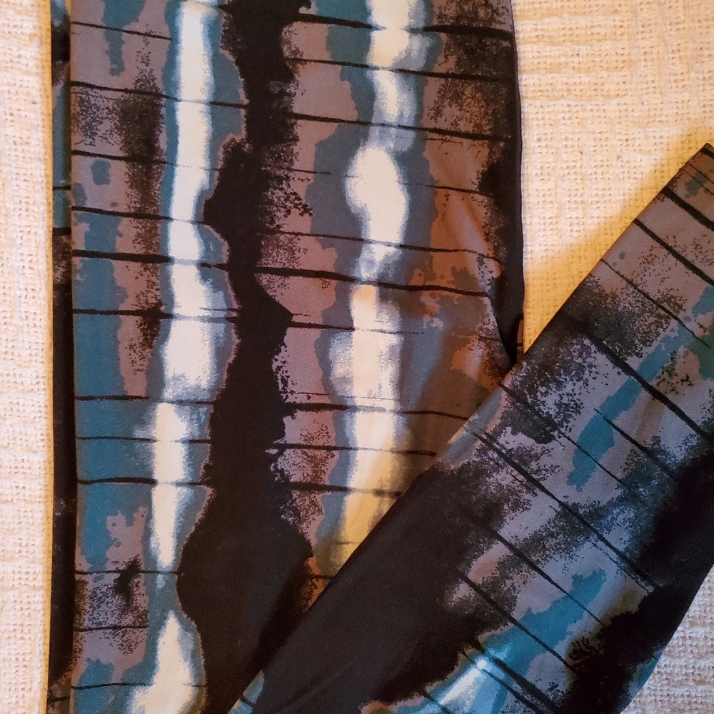 LuLaRoe Leggings OS - Picture 2 of 2